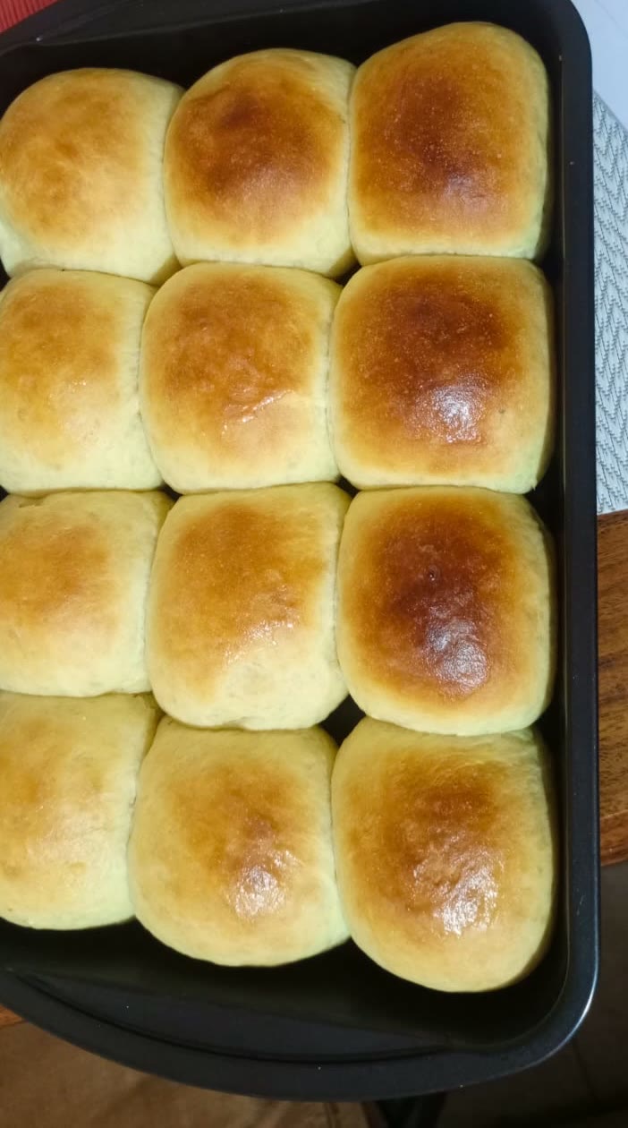 Tray of golden dinner rolls